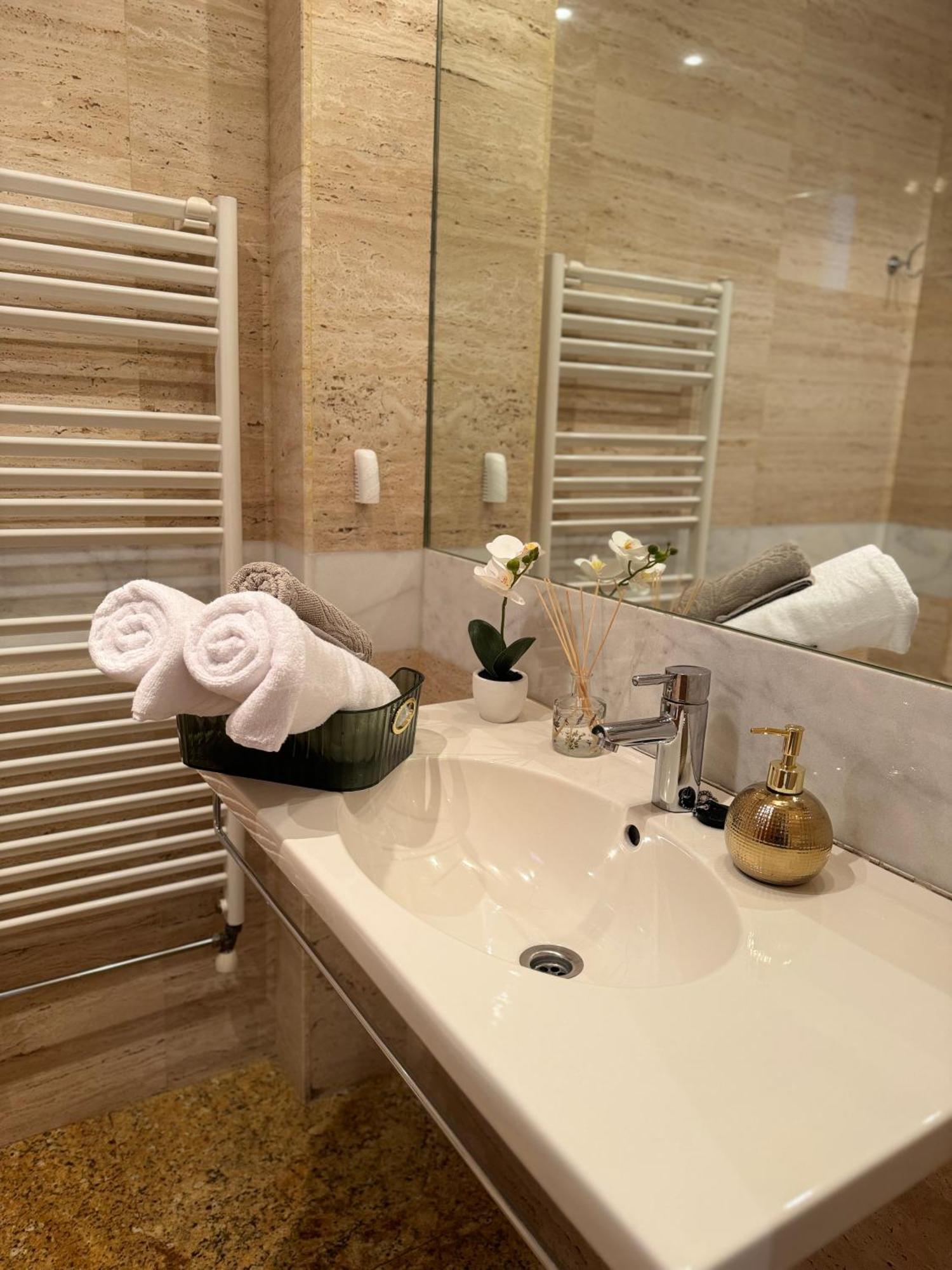 Habitaciones De Lujo Con Hermosas Vistas A La Cuidad Burgo Extérieur photo